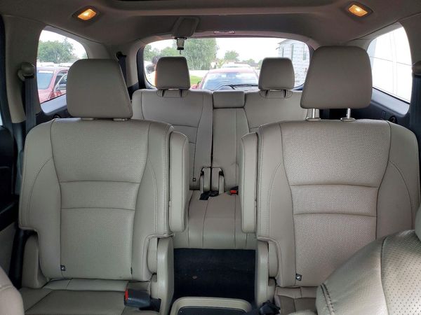 2017 HONDA PILOT Elite