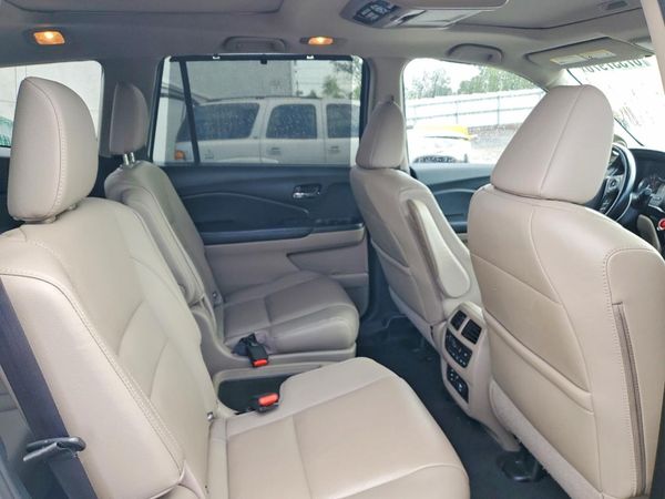 2017 HONDA PILOT Elite