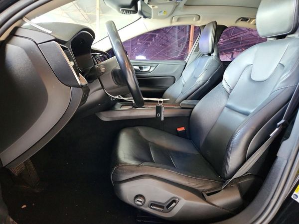 2021 VOLVO S60