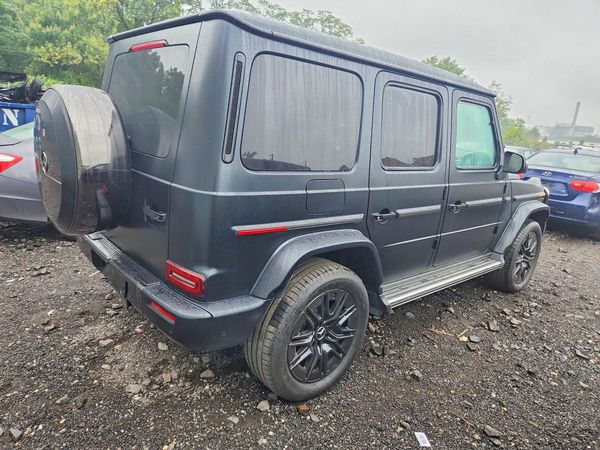 2025 MERCEDES-BENZ G550