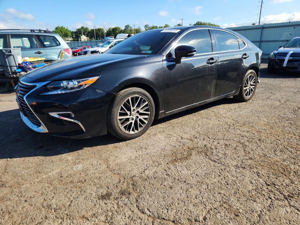 2018 LEXUS ES 350 — Front 3/4