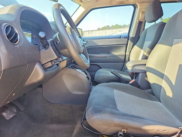 2016 JEEP PATRIOT Sport — DENT