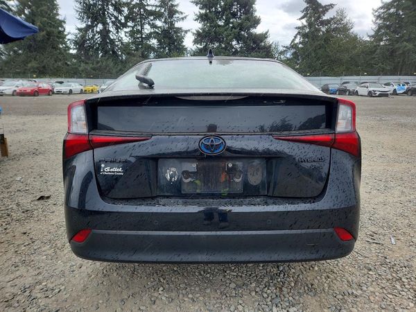 2022 TOYOTA PRIUS