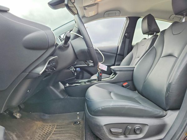 2022 TOYOTA PRIUS