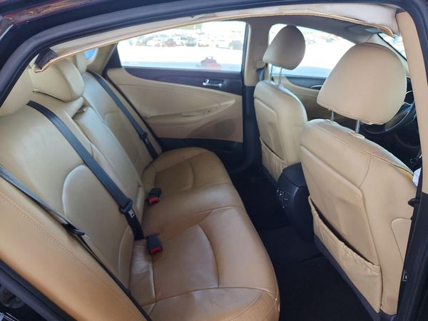2012 HYUNDAI SONATA Middle level