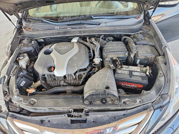 2012 HYUNDAI SONATA Middle level