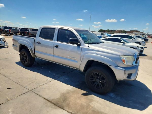 2015 TOYOTA TACOMA