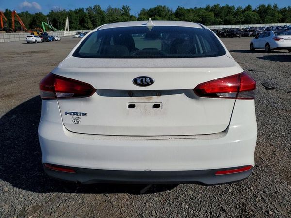 2018 KIA FORTE LX Base