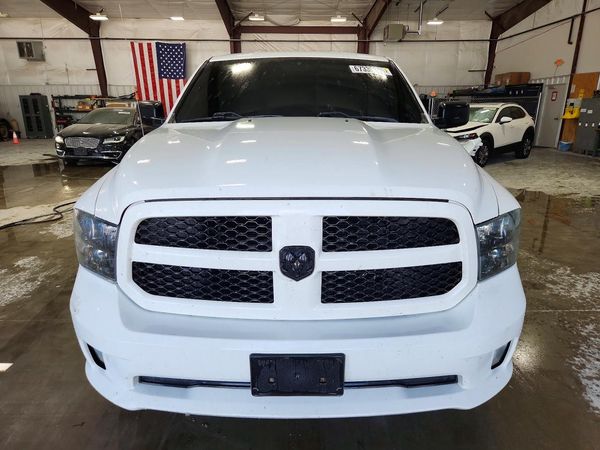 2018 RAM 1500 ST