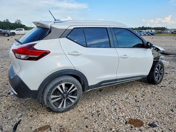 2019 NISSAN KICKS