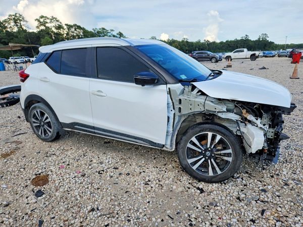 2019 NISSAN KICKS