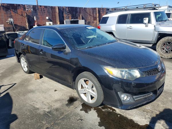 2012 TOYOTA CAMRY