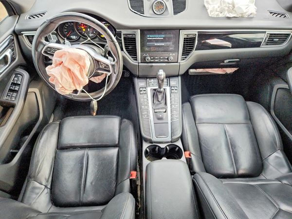 2017 PORSCHE MACAN