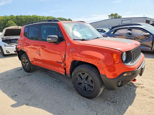 2017 JEEP RENEGADE — Passenger 3/4