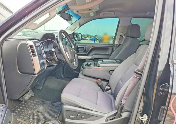 2017 CHEVROLET SILVERADO LT — DENT