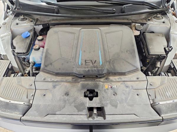 2024 HYUNDAI IONIQ SEL — Engine bay