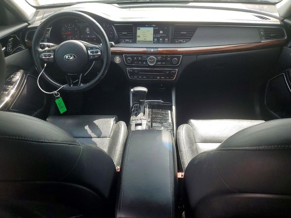 2017 KIA CADENZA