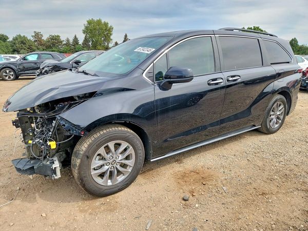 2022 TOYOTA SIENNA