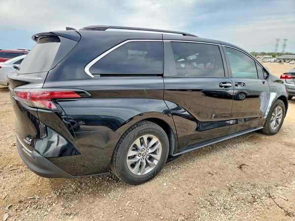 2022 TOYOTA SIENNA