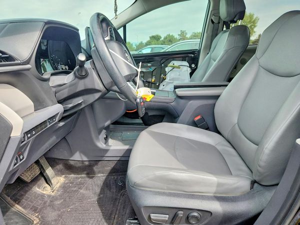 2022 TOYOTA SIENNA