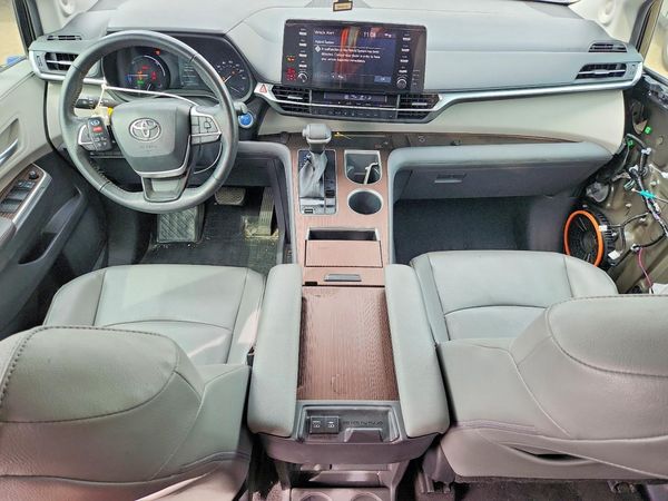 2022 TOYOTA SIENNA