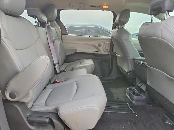 2022 TOYOTA SIENNA