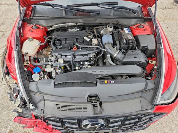 2022 HYUNDAI SONATA Limited — Engine bay