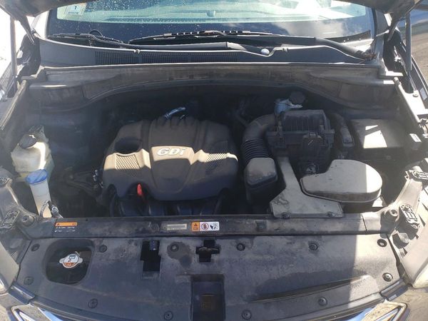 2013 HYUNDAI SANTA FE — Engine bay