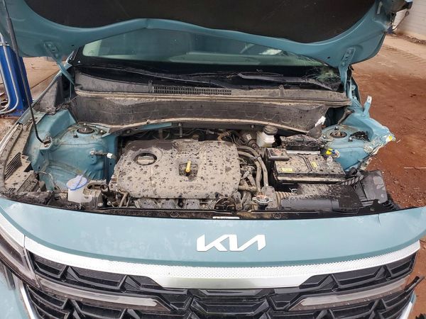 2025 KIA SELTOS S, X-Line — Engine bay