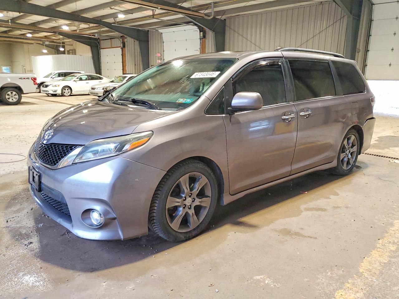 2015 TOYOTA SIENNA