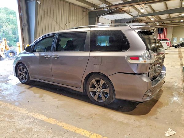 2015 TOYOTA SIENNA