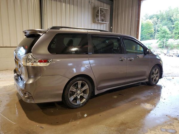 2015 TOYOTA SIENNA
