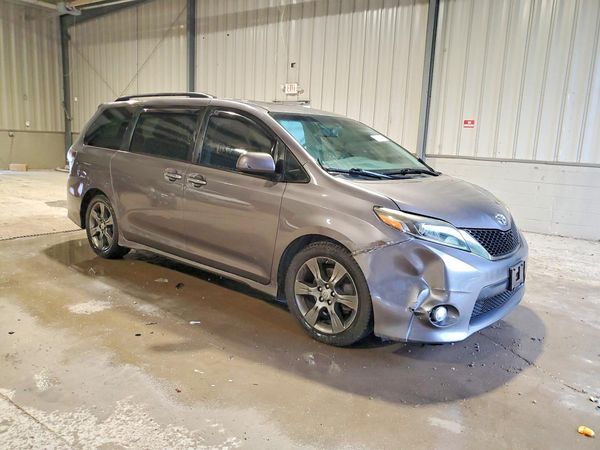 2015 TOYOTA SIENNA