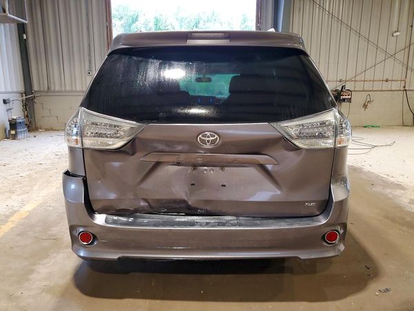 2015 TOYOTA SIENNA