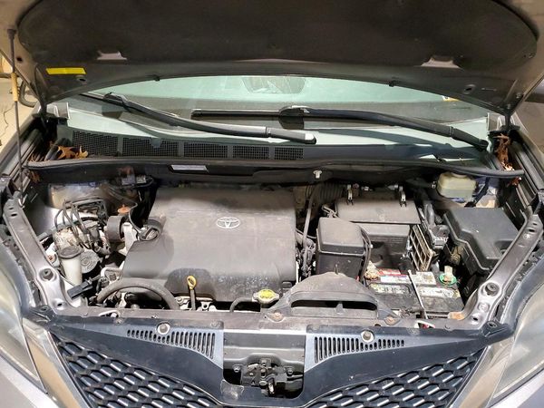 2015 TOYOTA SIENNA