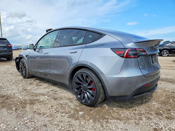 2025 TESLA MODEL Y