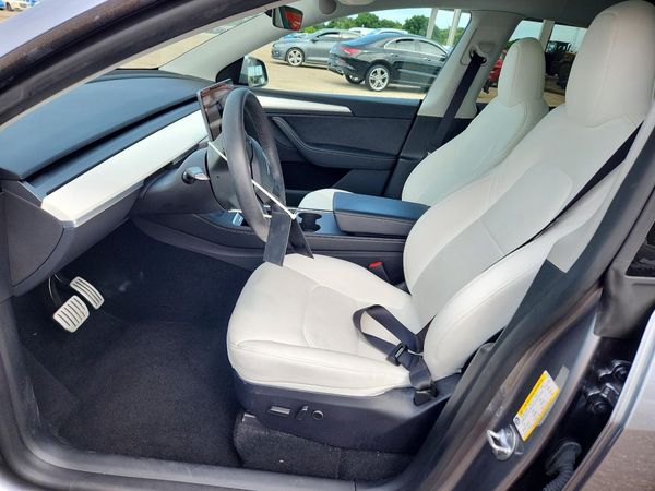 2025 TESLA MODEL Y