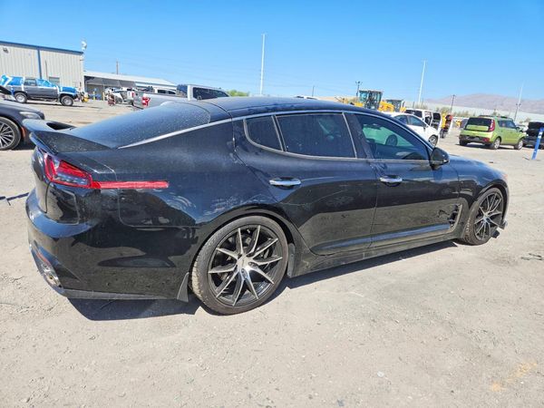 2018 KIA STINGER Premium