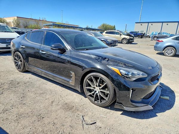 2018 KIA STINGER Premium