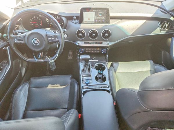 2018 KIA STINGER Premium