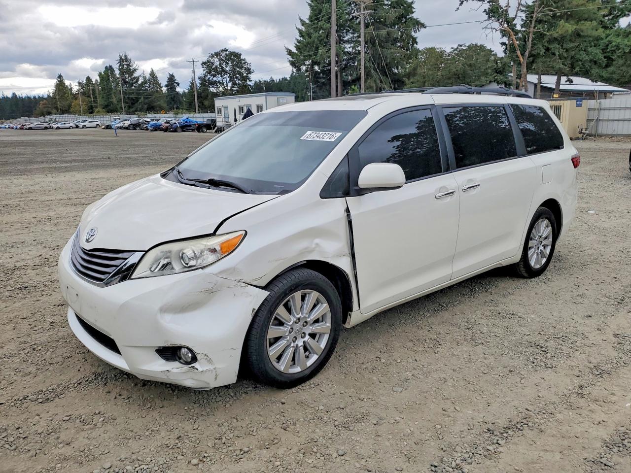 2017 TOYOTA SIENNA