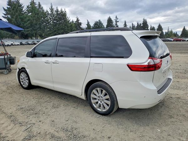 2017 TOYOTA SIENNA