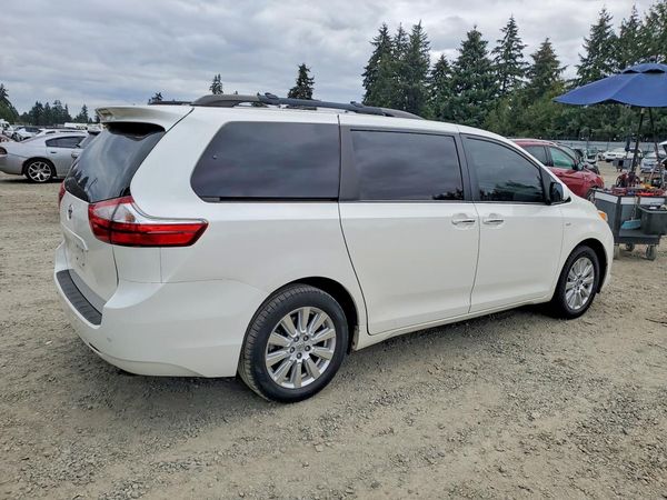 2017 TOYOTA SIENNA
