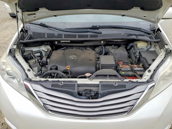 2017 TOYOTA SIENNA