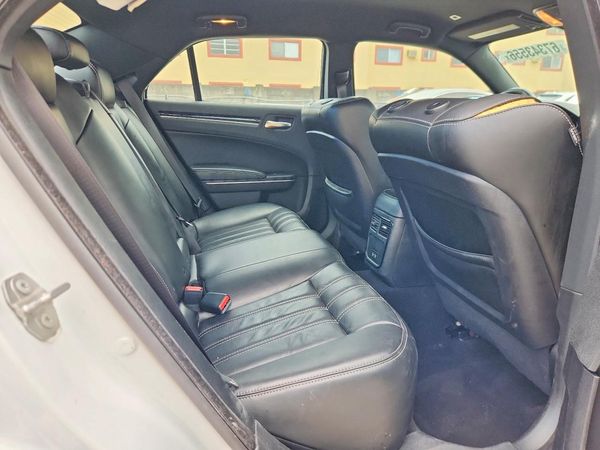 2019 CHRYSLER 300