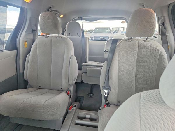 2014 TOYOTA SIENNA