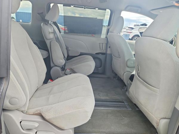 2014 TOYOTA SIENNA