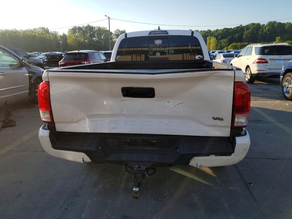 2017 TOYOTA TACOMA