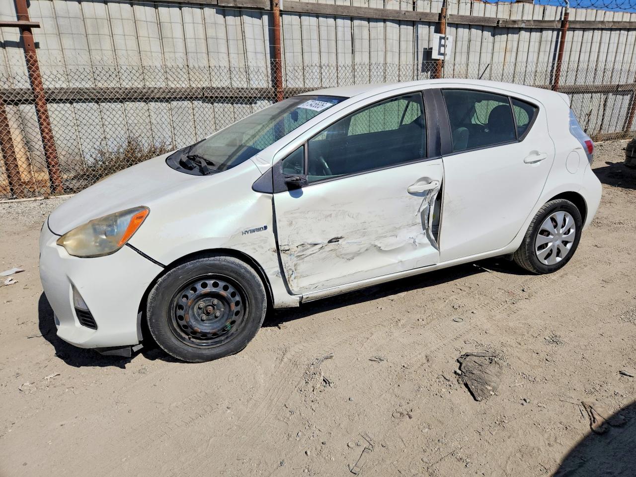 2013 TOYOTA PRIUS C ON