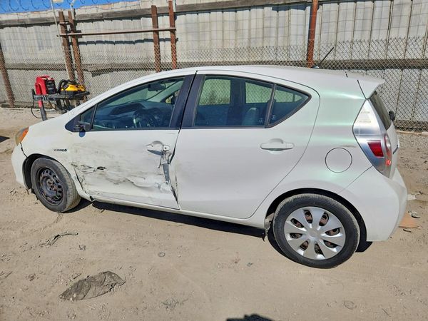 2013 TOYOTA PRIUS C ON